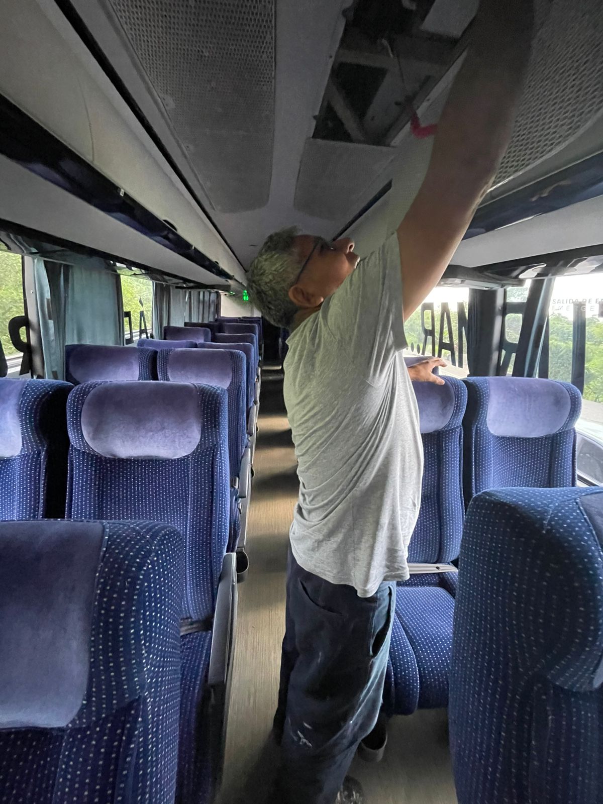 Inspección del sistema de aire acondicionado.